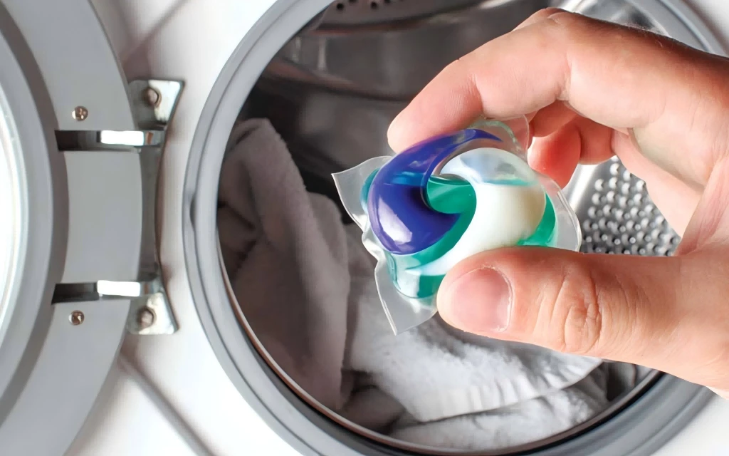 4 in 1 laundry pods.png